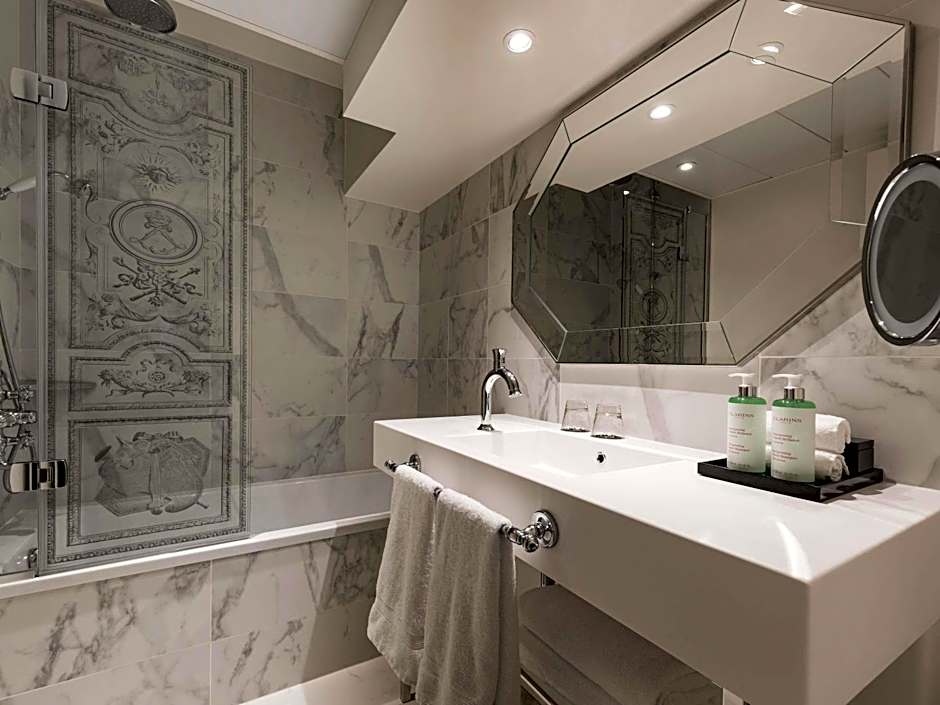 Le Louis Versailles Château Hotel-MGallery