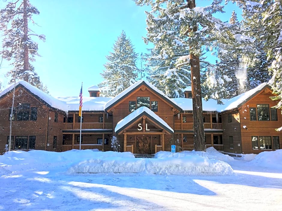 The Suttle Lodge & Boathouse