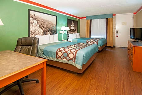 2 Double Beds Smoking