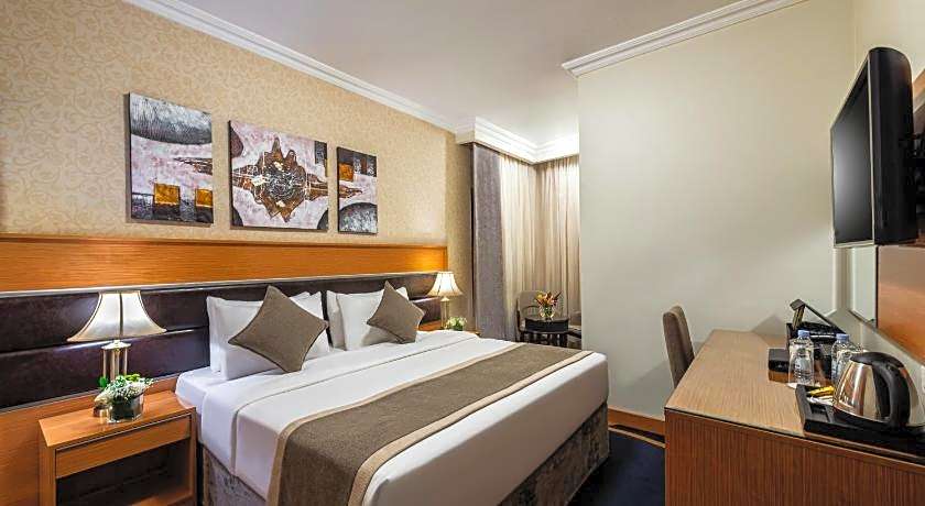 Golden Tulip Al Shakreen