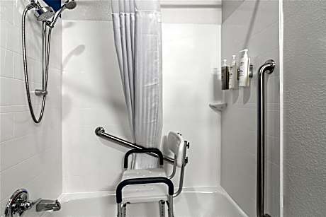 King Suite with Hot Tub - Non-Smoking
