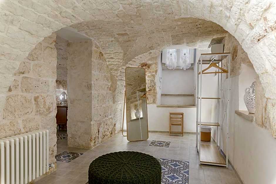 Chesterfield Design Apartment by Wonderful Italy