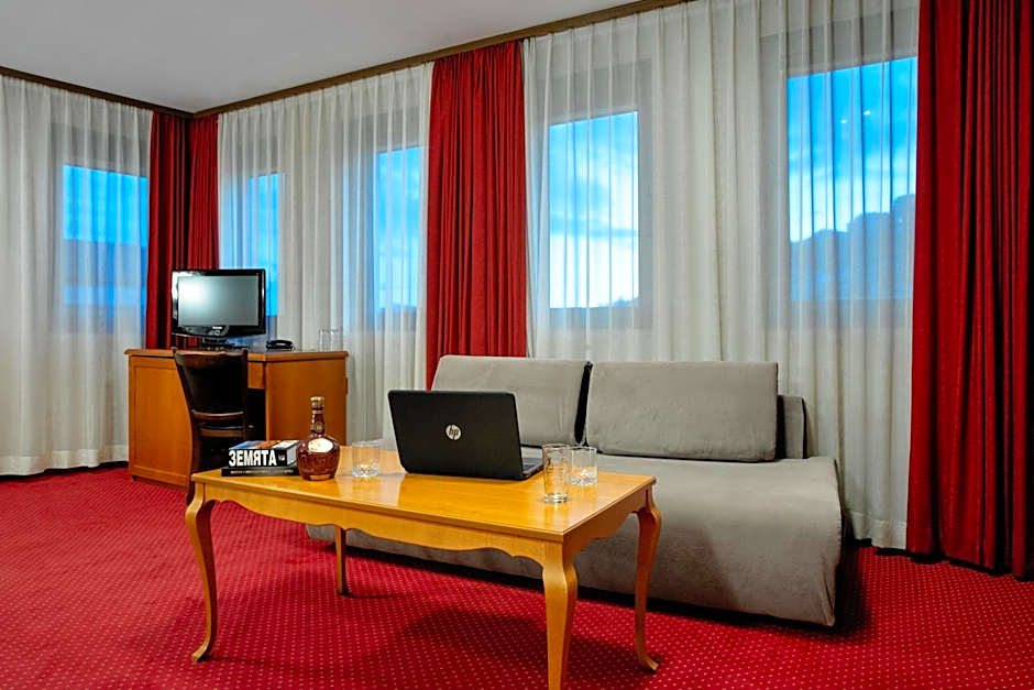 Real Hotel