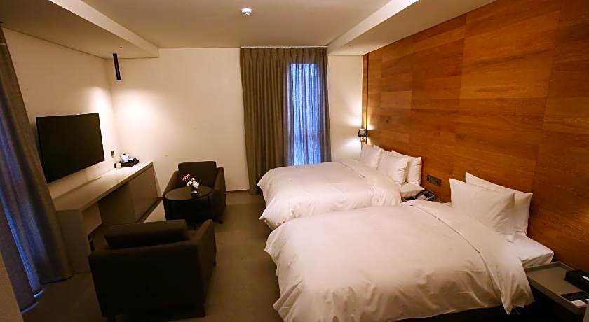 Hotel East9