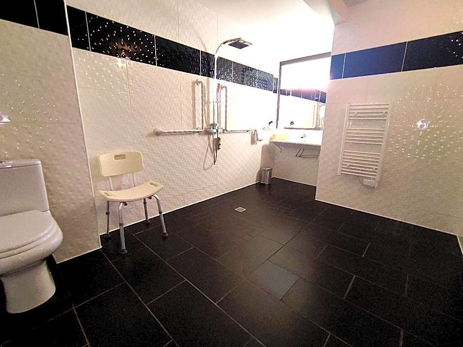 Hotel Be Guest Limoges Sud ex Black & Green