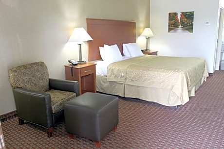 Queen Room - Non-Smoking