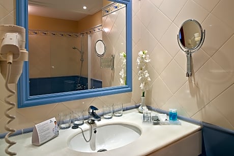 DOUBLE FOR SINGLE OCCUPANCY