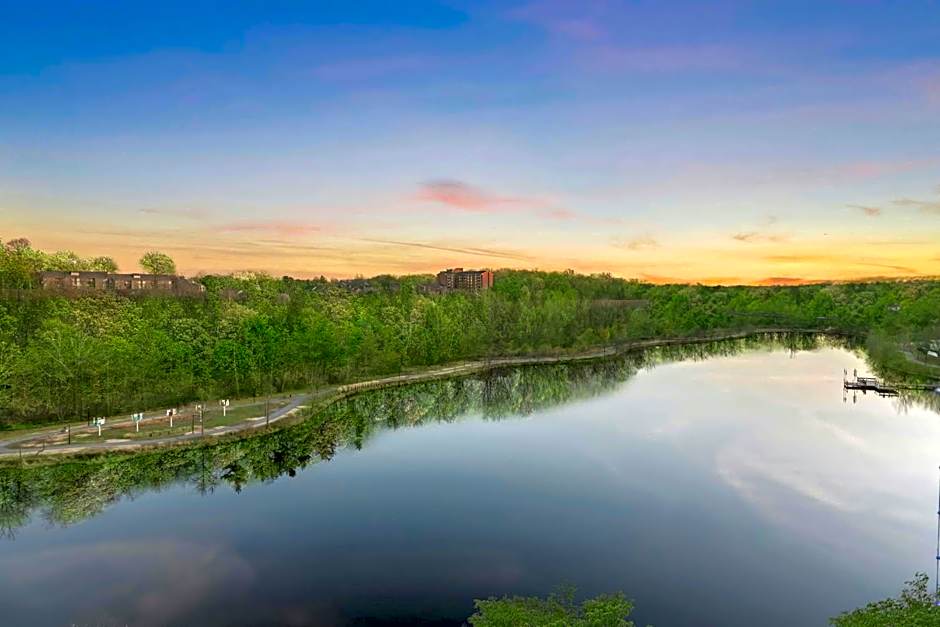 Merriweather Lakehouse Hotel, Autograph Collection