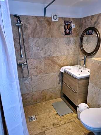 Quadruple Room with Shower