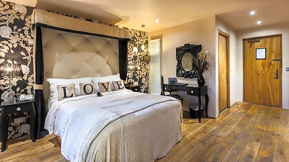 Glenskirlie Castle Hotel