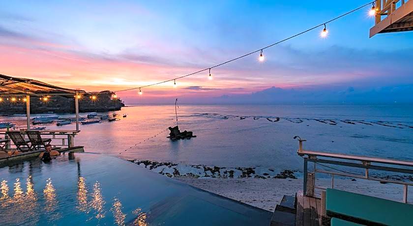 Mushroom Beach Bungalow