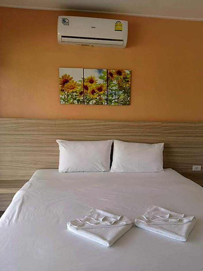 โรงแรม ทิพย์บุรี ริเวอร์ไซค์