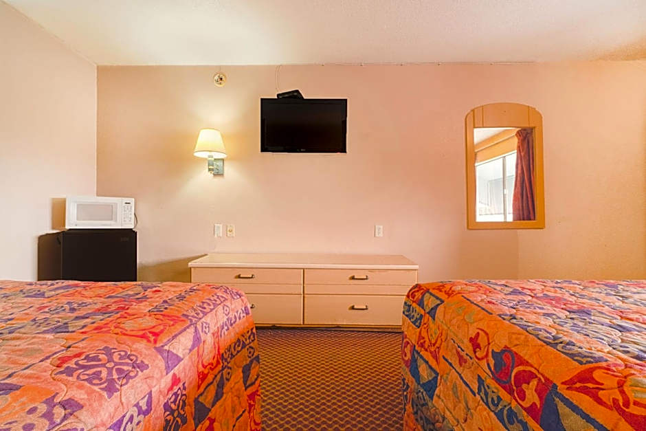 Regency Inn By OYO Three Rivers