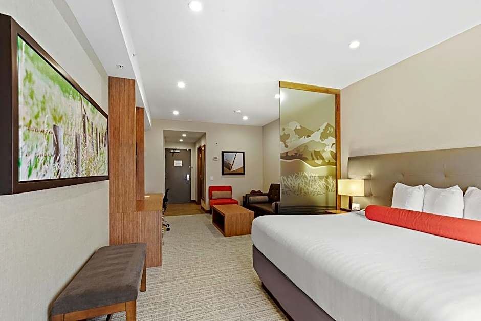 Mountain View Inn & Suites