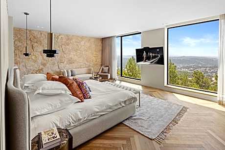 Junior Suite with Mountain View ( No Pool, No Hot Tub)