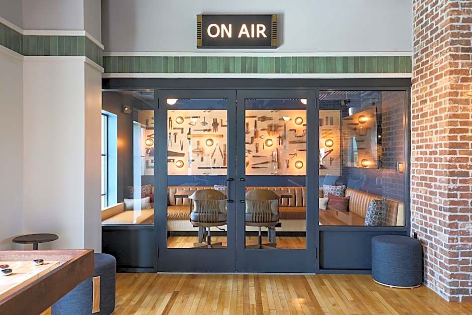 Moxy Charleston Downtown