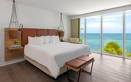  Oceanfront One-Bedroom King Suite