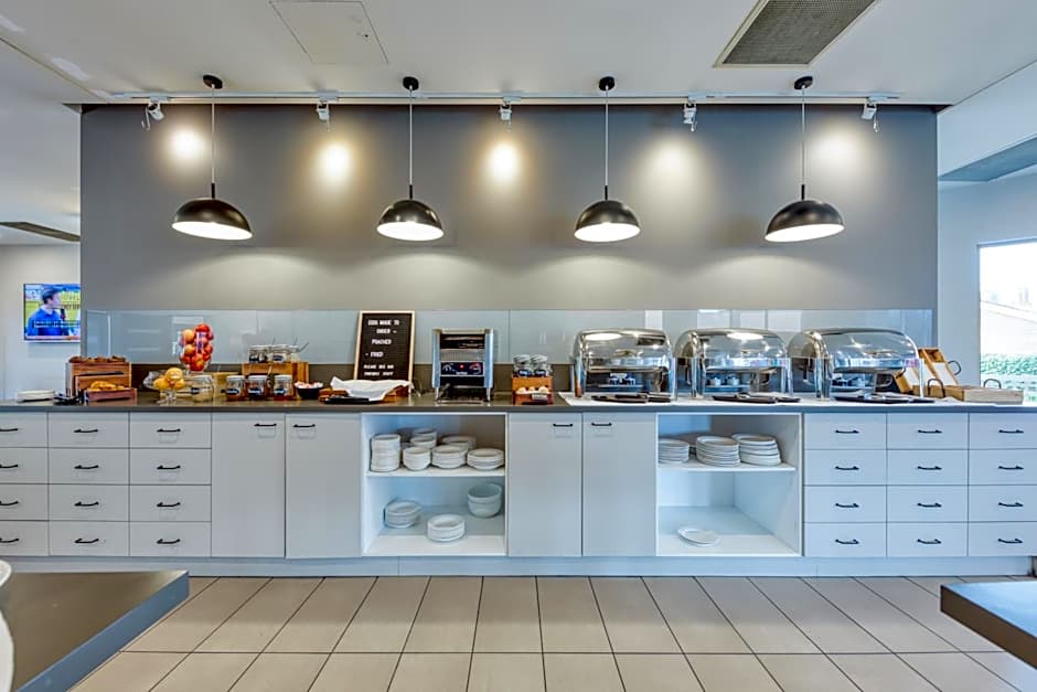 Best Western Airport Motel And Convention Centre