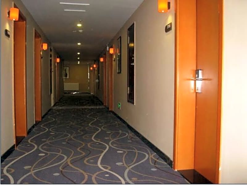 7 Days Premium·Weihai High-speed Rail Station Bathing Beach