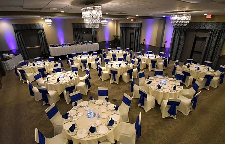 Hampton Inn By Hilton & Suites Milwaukee West
