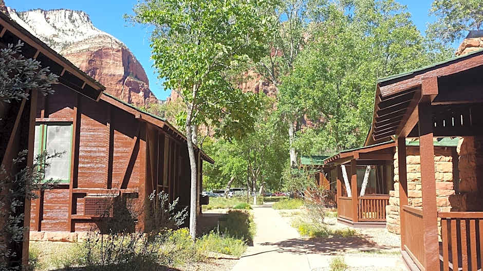 Zion Lodge