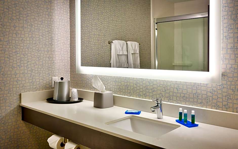 Holiday Inn Express & Suites El Paso I-10 East By IHG