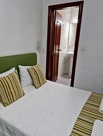 Twin Room with Private Bathroom