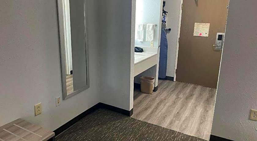 Quality Suites Abilene Mall Area