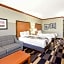 La Quinta Inn & Suites by Wyndham Oklahoma City - Moore