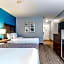 La Quinta Inn & Suites by Wyndham Tomball