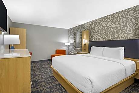 King Room with Walk-in Shower - Non-Smoking