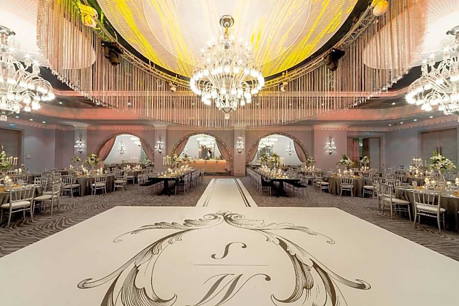 Wyndham Grand Istanbul Kalamis Marina Hotel