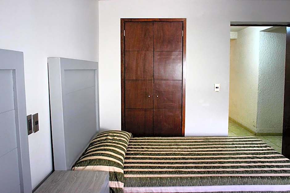 Hotel Colon Express