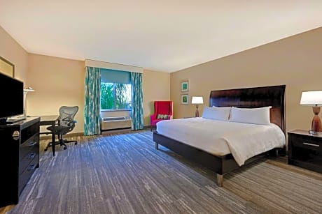 King Room with Roll-In Shower - Mobility/Hearing Accessible