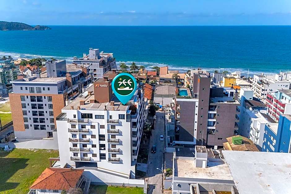 Recanto dos Girassóis 203 - Excelente apartamento 2 quartos em prédio com piscina - à 200m do mar - (Consultar serviços de roupa de cama e banho)