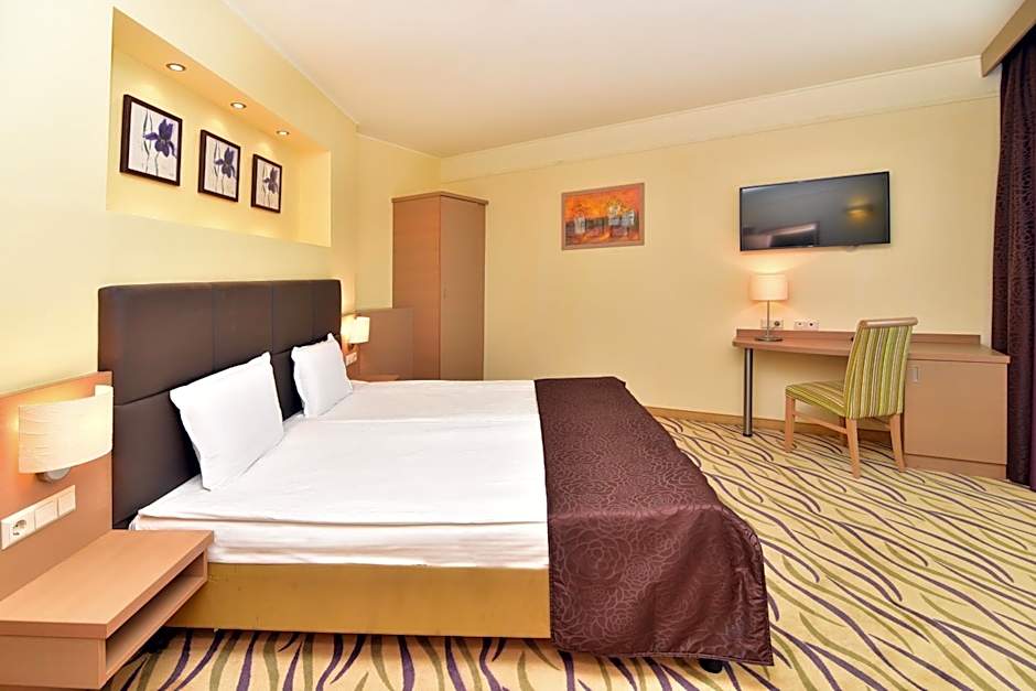 Flamingo Grand Hotel & Spa