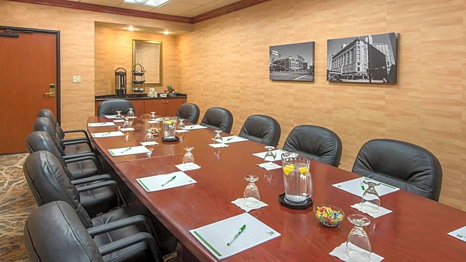 Holiday Inn Denver Lakewood By IHG