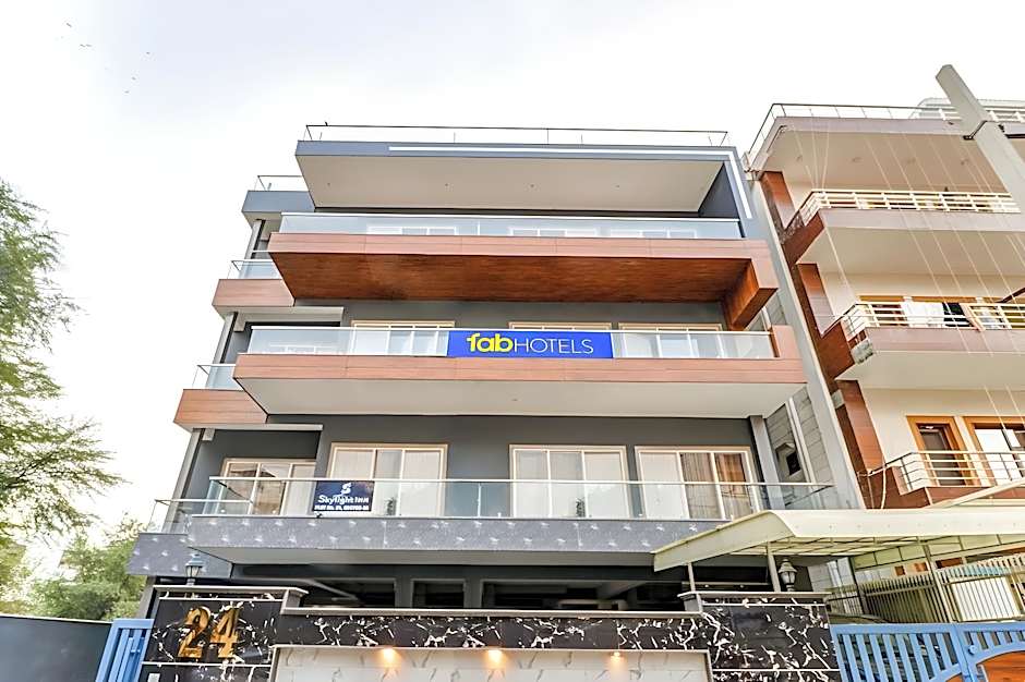 Skylight Inn by FabHotel – Gurgaon, NY