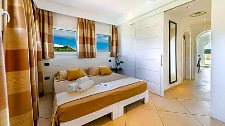 Deluxe Suite with Spa Bath
