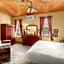 Independence Square 308, Top Floor Hotel Room with Ideal Downtown Location
