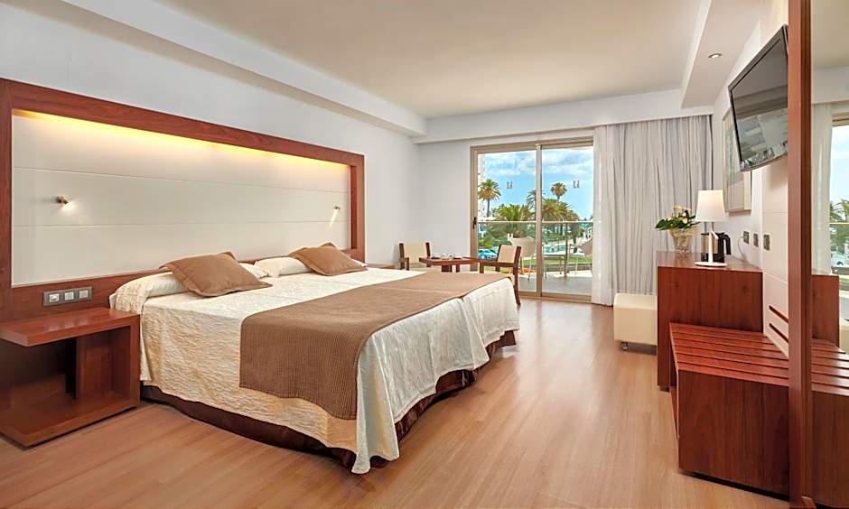 Photo 1 of 4 of Double Room