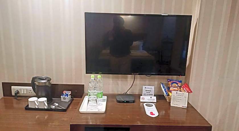 Rockland Hotel C R Park