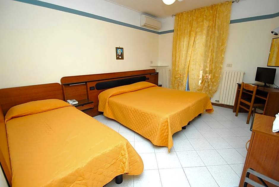 Hotel Baia Del Sorriso