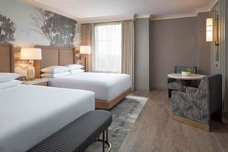 2 Double Beds