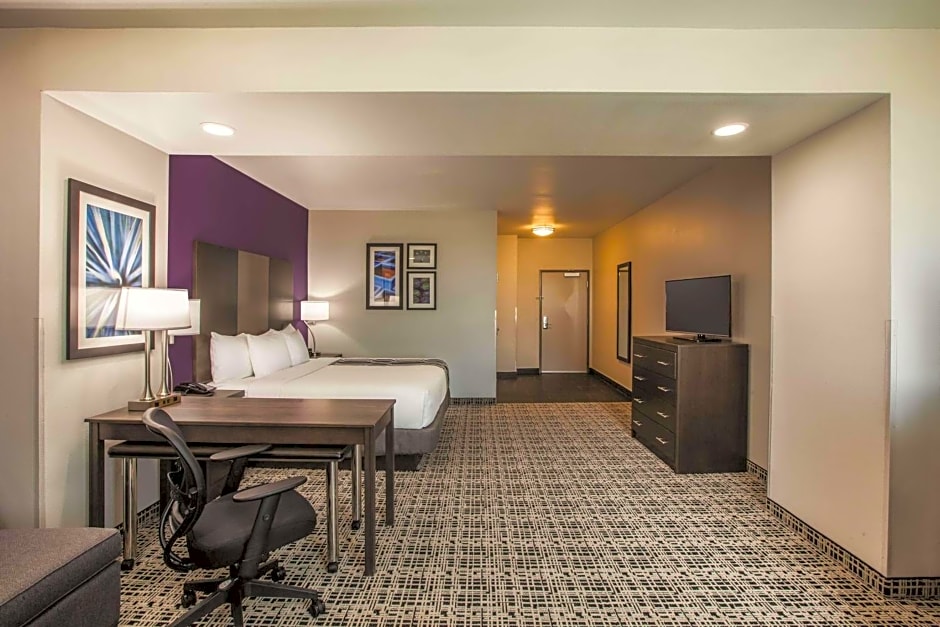 La Quinta Inn & Suites by Wyndham Lubbock South