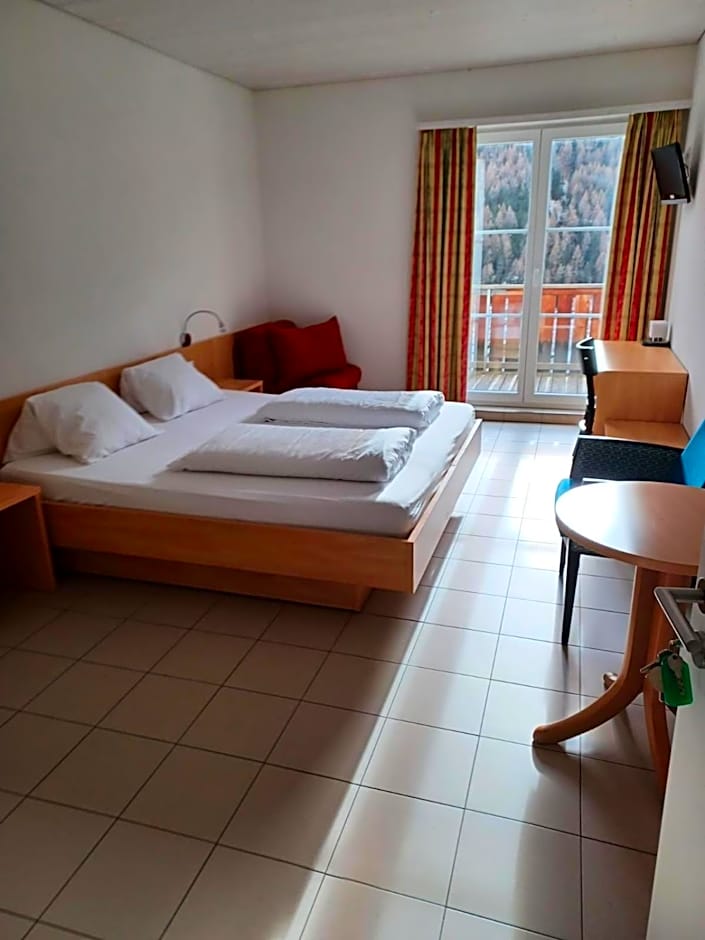 Photo 1 of 9 of Double Room
