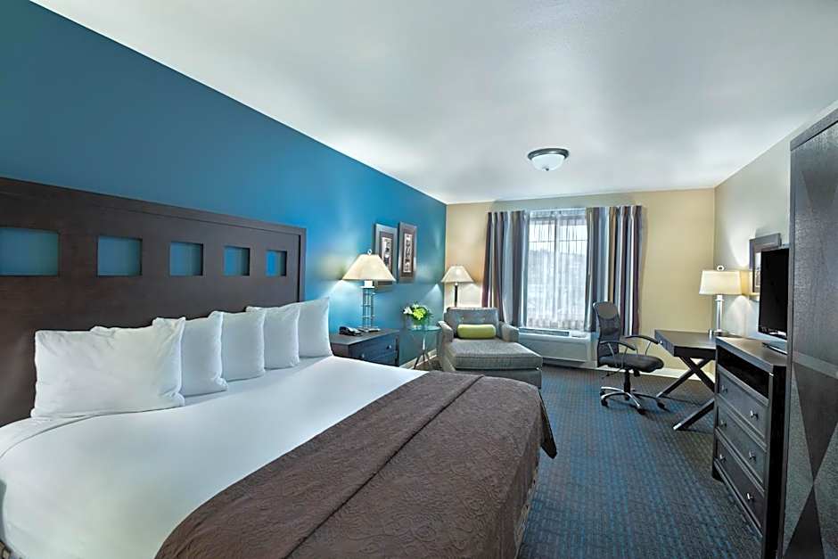 Oxford Suites Silverdale