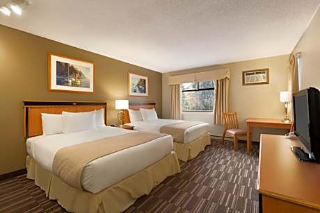 Two Queen Beds with Kitchenette