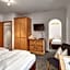 Aktivhotel & Gasthof Schmelz Ihr familienfreundliches Urlaubs Hotel mit Wellness, Almsauna, Chiemgau Karte
