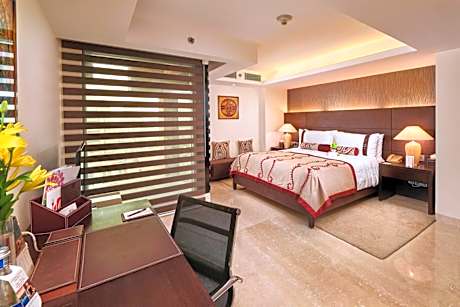 Corner Suite - 10% discount on Food & soft beverages, Laundry & Spa
